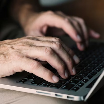 Cursos rápidos gratuitos para aprimorar sua apresentação profissional