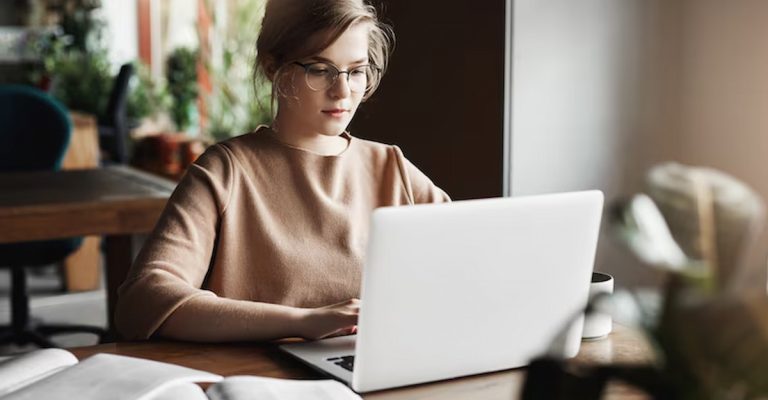 Certificado Oficial e Custo Zero? Conheça os Cursos Gratuitos do Governo dos Estados Unidos